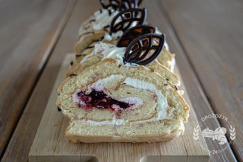 Rolada z bitą śmietaną