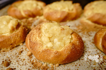 Drożdżówka z jabłkiem