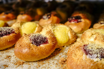 Drożdżówka z marmoladą